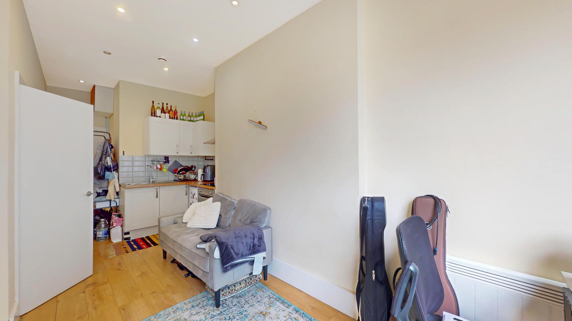			NEW INSTRUCTION, Studio Apartment, 1 bath, 1 reception Flat			 Sutherland Avenue, MAIDA VALE